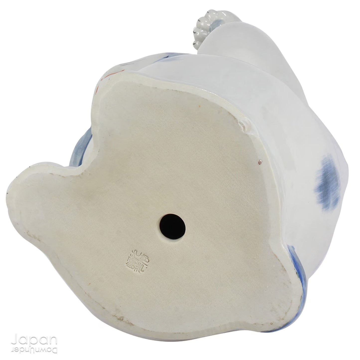 Bring an aura of good fortune and opulence into your space with this stunning large and heavy black Kutani pottery maneki neko cat. This beautiful piece beckons in good luck and wealth, exuding a sense of simple elegance that is truly striking. A must-have for those seeking to add a touch of charm and prosperity to their decor.