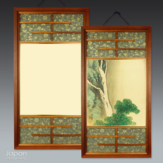 Transform your space with this exquisite Japanese vintage frame for displaying shikishi art. Crafted in a shape reminiscent of the elegant hanging scrolls found in the tokonoma of traditional Japanese homes, this frame adds a touch of authenticity.