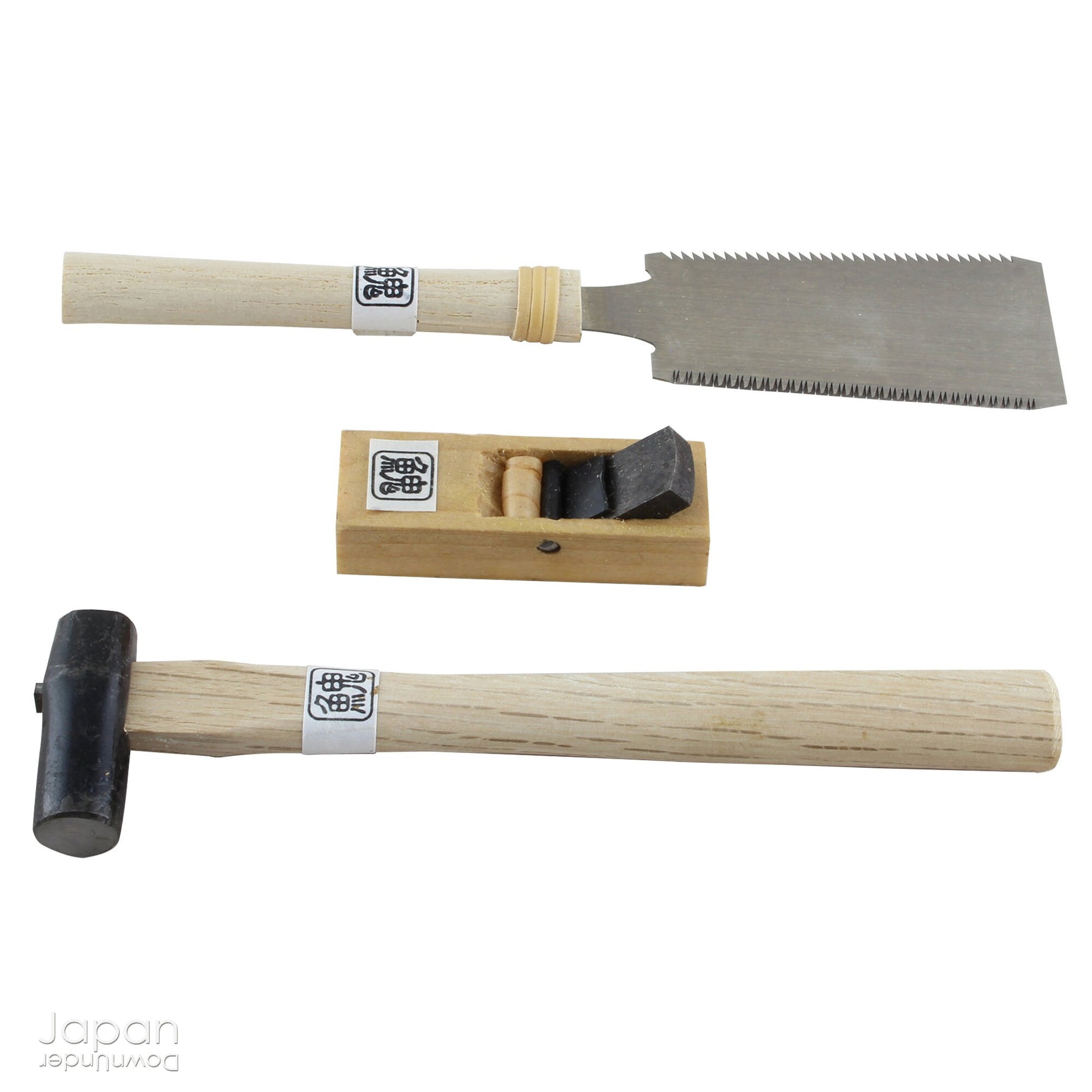 This exquisite little miniature Japanese carpenter tool set is totally made to scale and can even be used for small projects. It comes neatly packed wrapped in a tool bag and placed in an authentic carpenter’s tool box.