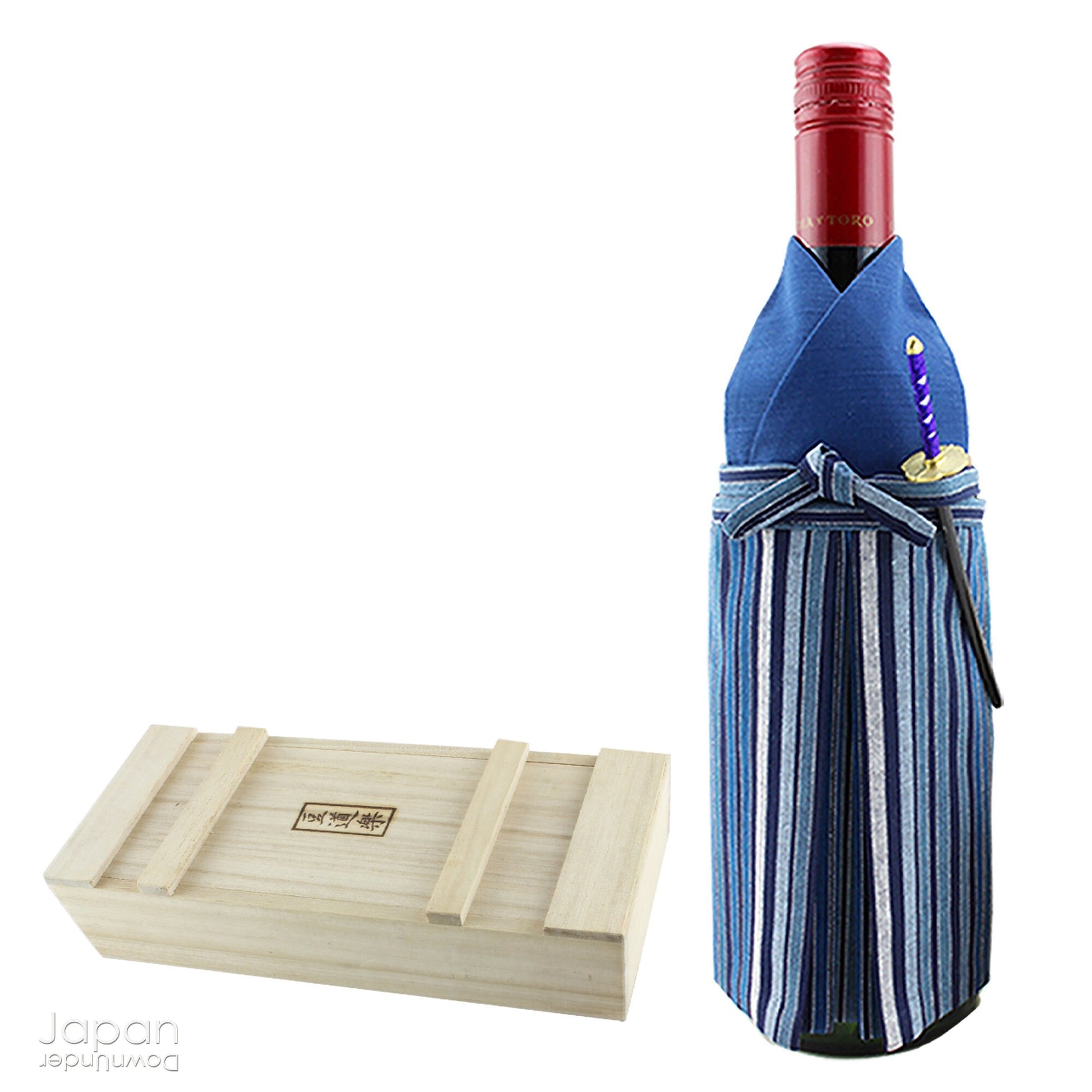 This exquisite little miniature Japanese carpenter tool set is totally made to scale and can even be used for small projects. It comes neatly packed wrapped in a tool bag and placed in an authentic carpenter’s tool box.