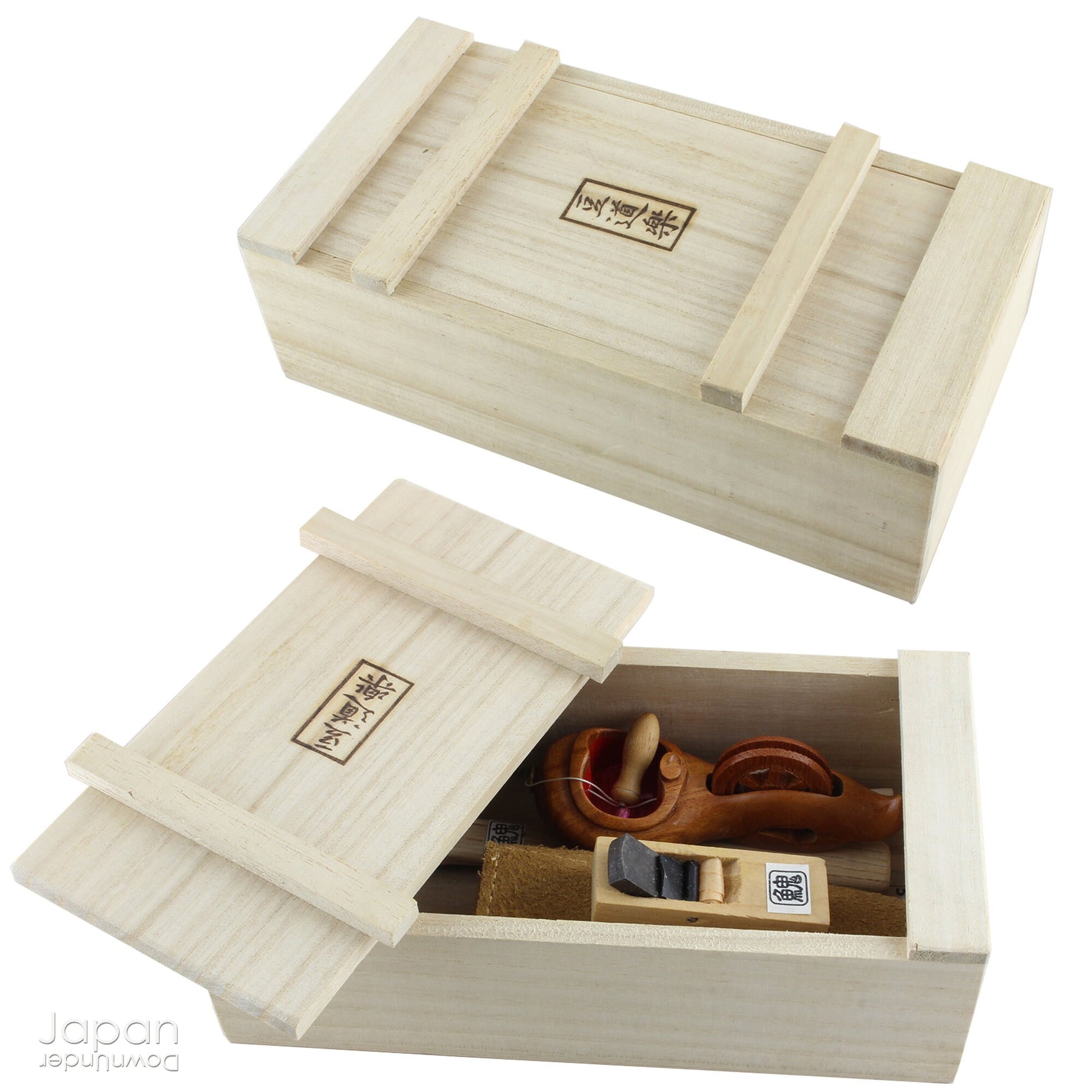 This exquisite little miniature Japanese carpenter tool set is totally made to scale and can even be used for small projects. It comes neatly packed wrapped in a tool bag and placed in an authentic carpenter’s tool box.