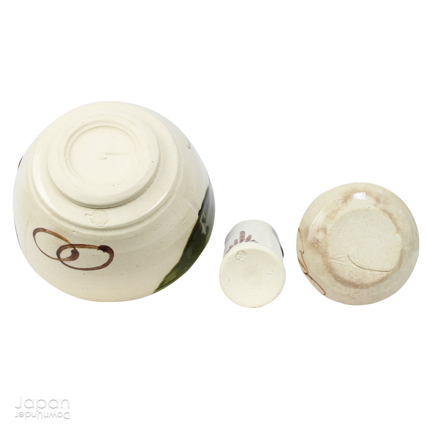 Immerse yourself in the timeless elegance of Japanese tea culture with this exquisite vintage Chabako box and utensil set. Perfect for tea enthusiasts and collectors alike, this thoughtfully designed set offers both beauty and functionality, allowing you to experience the peaceful ritual of the matcha tea ceremony wherever you go.