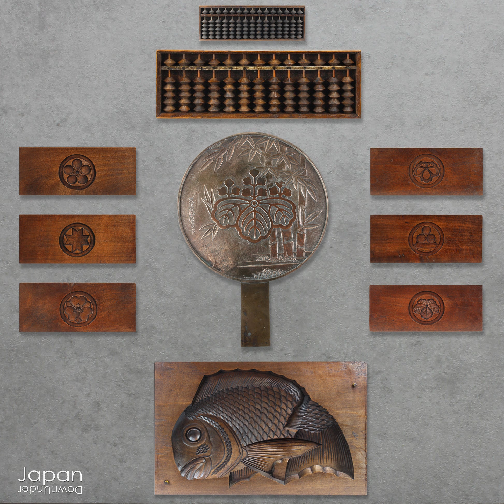 Step into the world of Japanese craftsmanship with this antique bronze mirror from the early 1900s. A captivating blend of history and artistry, it features intricate metalwork that elevates it from a mere functional piece to a cherished treasure.
