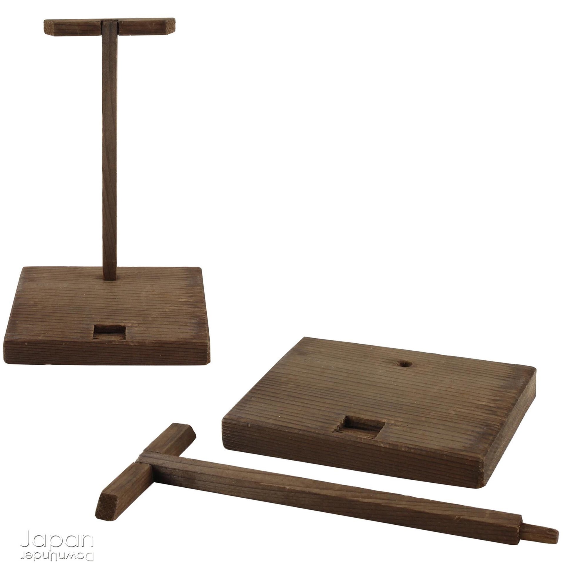 The hagoita has deep roots in Japanese New Year customs. Originally used in the game of hanetsuki - similar to badminton but played without a net - these paddles became symbolic protectors, their swift motion believed to dispel negative energy, much like the ceremonial gestures of a Shinto priest.