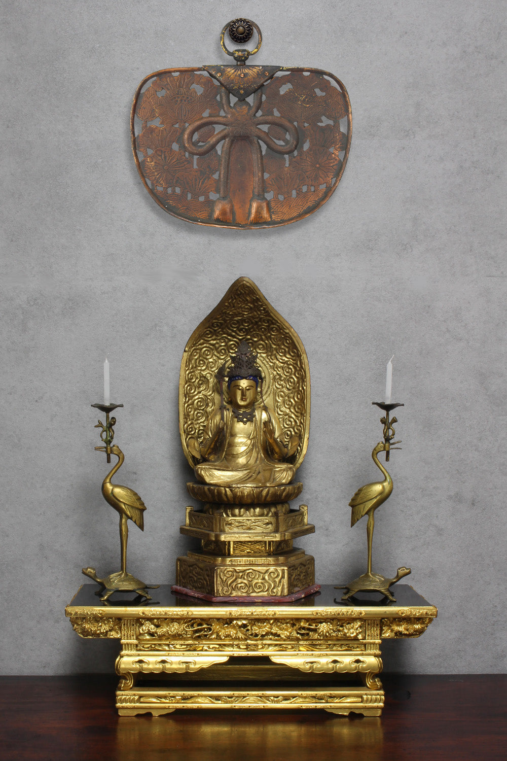 Infuse your home with serenity and elegance with this remarkable antique bronze Buddhist lotus flower plaque. Crafted with intricate details, this stunning votive offering is a symbol of tranquility and grace, making it the perfect addition to your meditation space or as a unique decor accent.