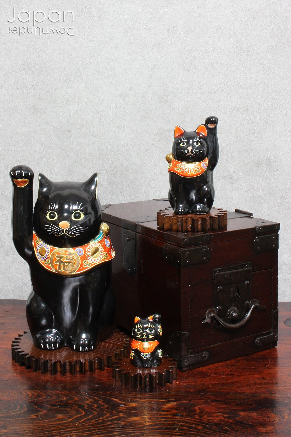 Add a touch of timeless elegance to your decor with this exquisite Japanese antique Suzuribako (accounting box). This medium-sized chest is a stunning blend of functionality and artistry, showcasing beautiful lacquer work and delicate metal fittings. A perfect way to store your cherished small items in a piece of history that doubles as an eye-catching conversation starter.