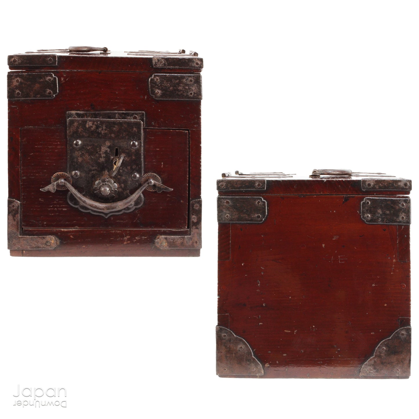 Add a touch of timeless elegance to your decor with this exquisite Japanese antique Suzuribako (accounting box). This medium-sized chest is a stunning blend of functionality and artistry, showcasing beautiful lacquer work and delicate metal fittings. A perfect way to store your cherished small items in a piece of history that doubles as an eye-catching conversation starter.